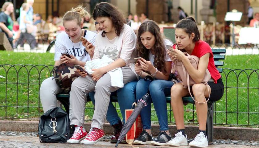Kids on smartphones